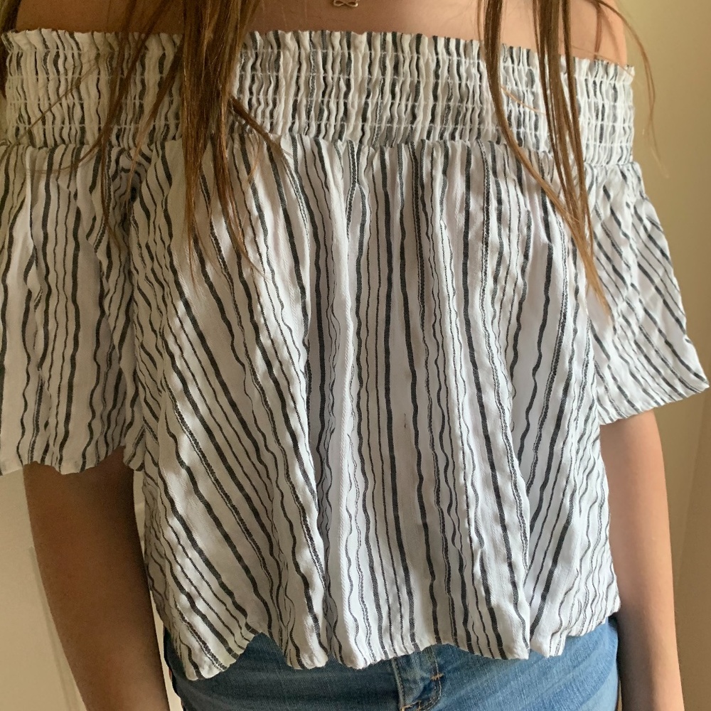 Kimchi Blue across the shoulder shift shirt